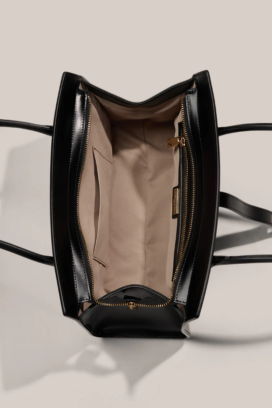 Darcy Structured Leather Shoulder Bag - Image 6