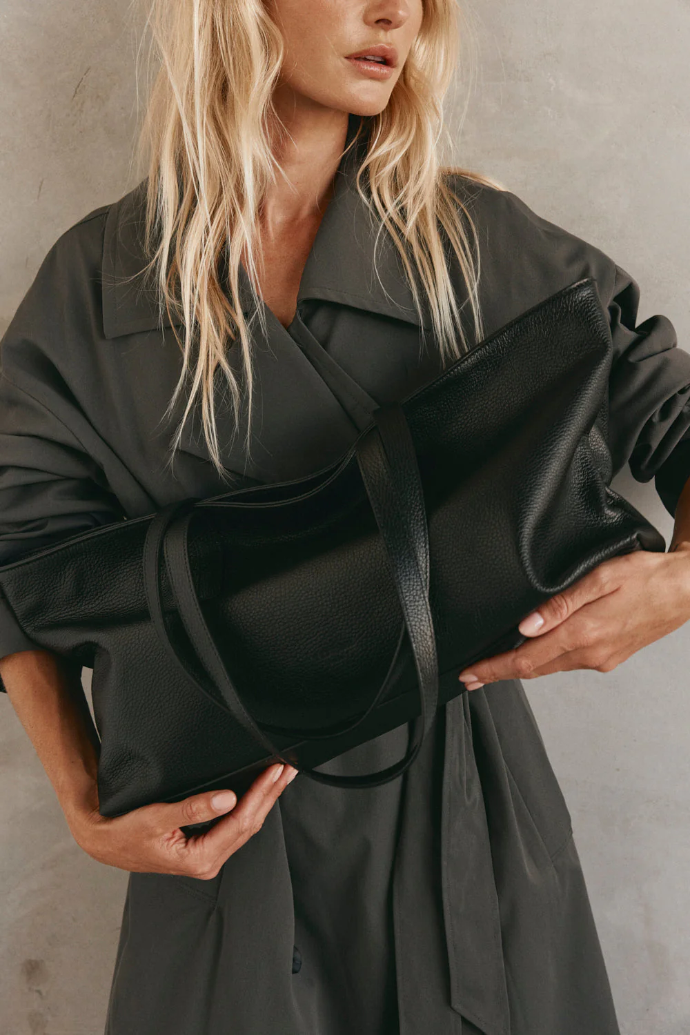 Mia Black Leather East West Slouchy Tote - Image 3