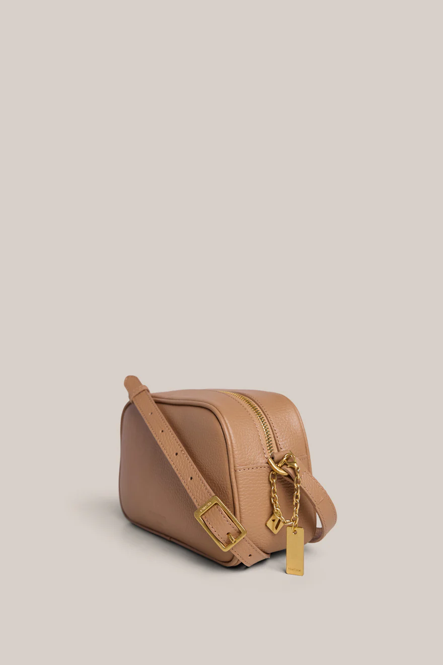 Vera Latte Camera Crossbody Bag - Image 3